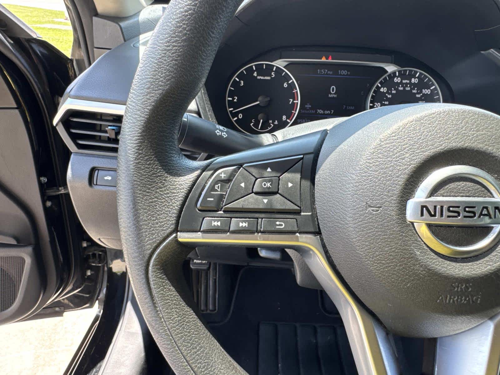 2021 Nissan Altima 2.5 SV photo 38