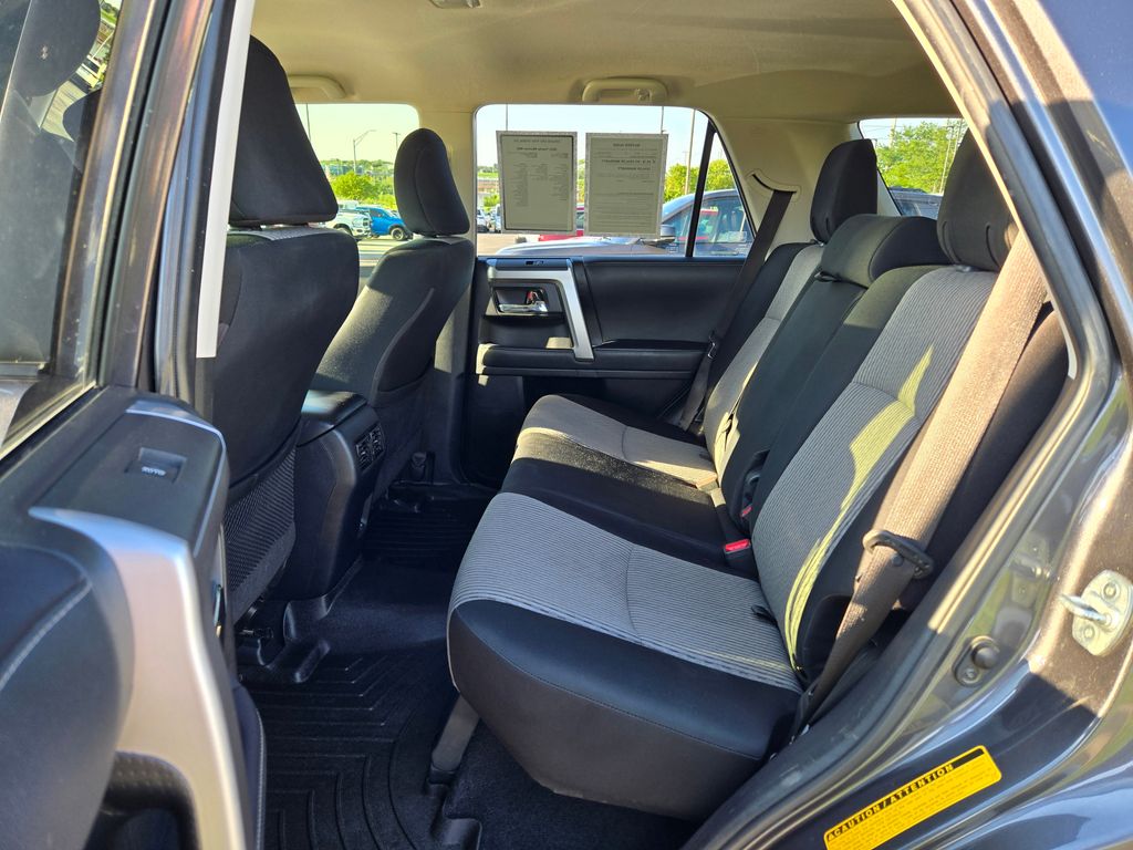 2021 Toyota 4Runner SR5 photo 23