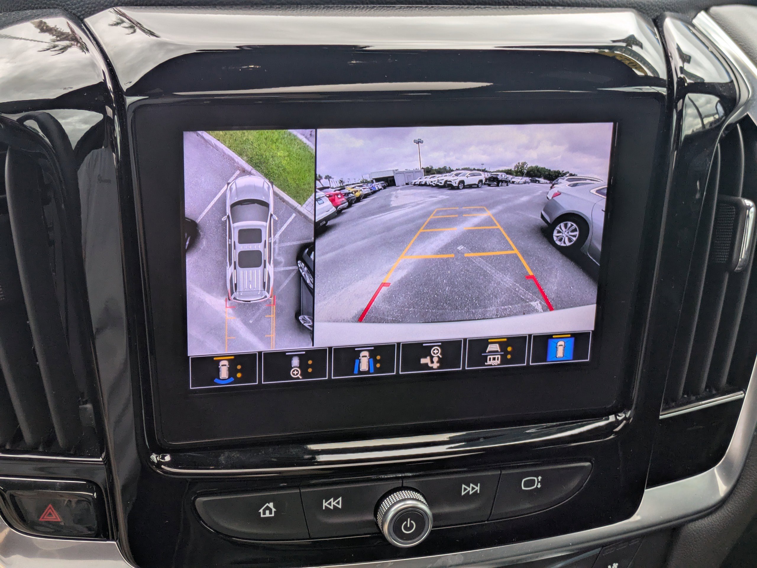 2023 Chevrolet Traverse Premier photo 23