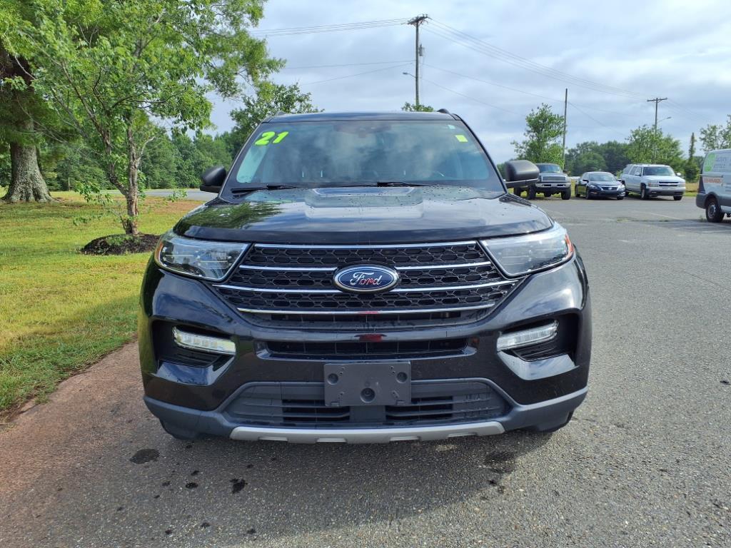 2021 Ford Explorer XLT photo 2