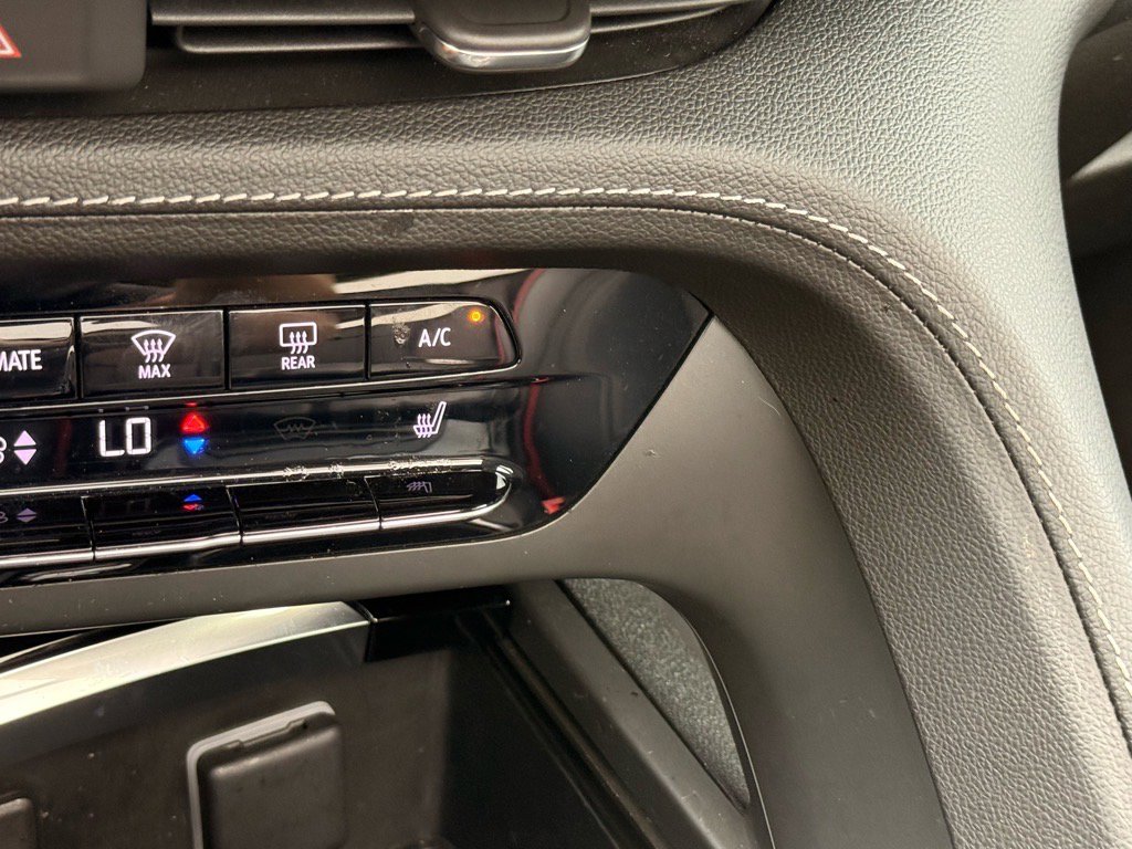 2023 Buick Envision Essence Sport Touring photo 19