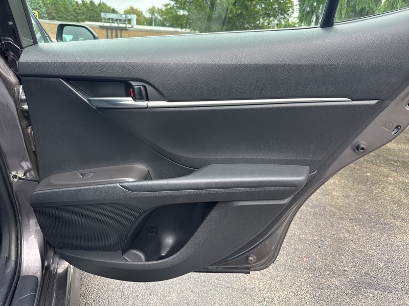 2022 Toyota Camry SE photo 40