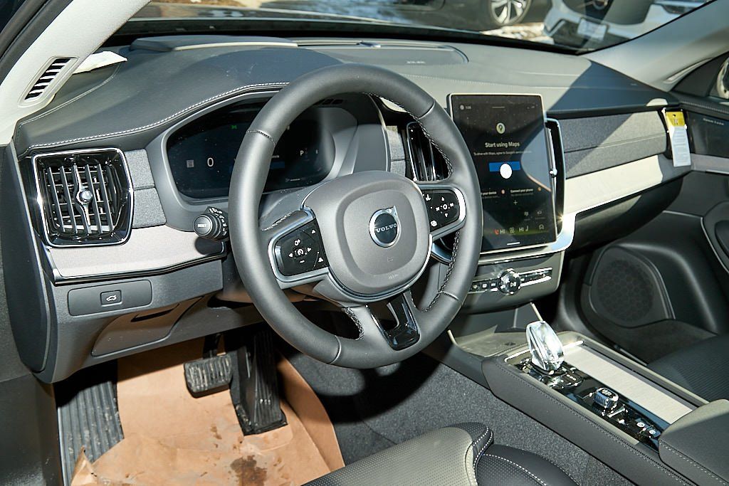 2026 VOLVO XC90 - Image 12