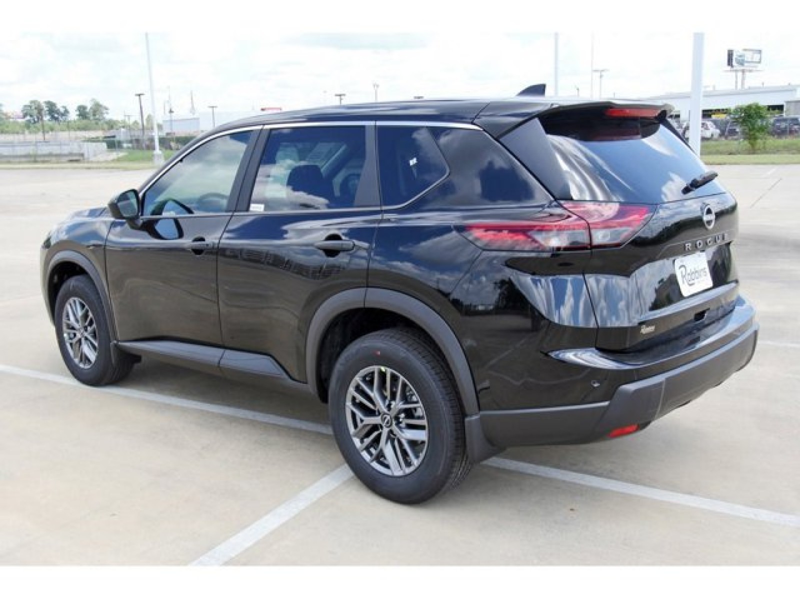 2026 Nissan Rogue S photo 3