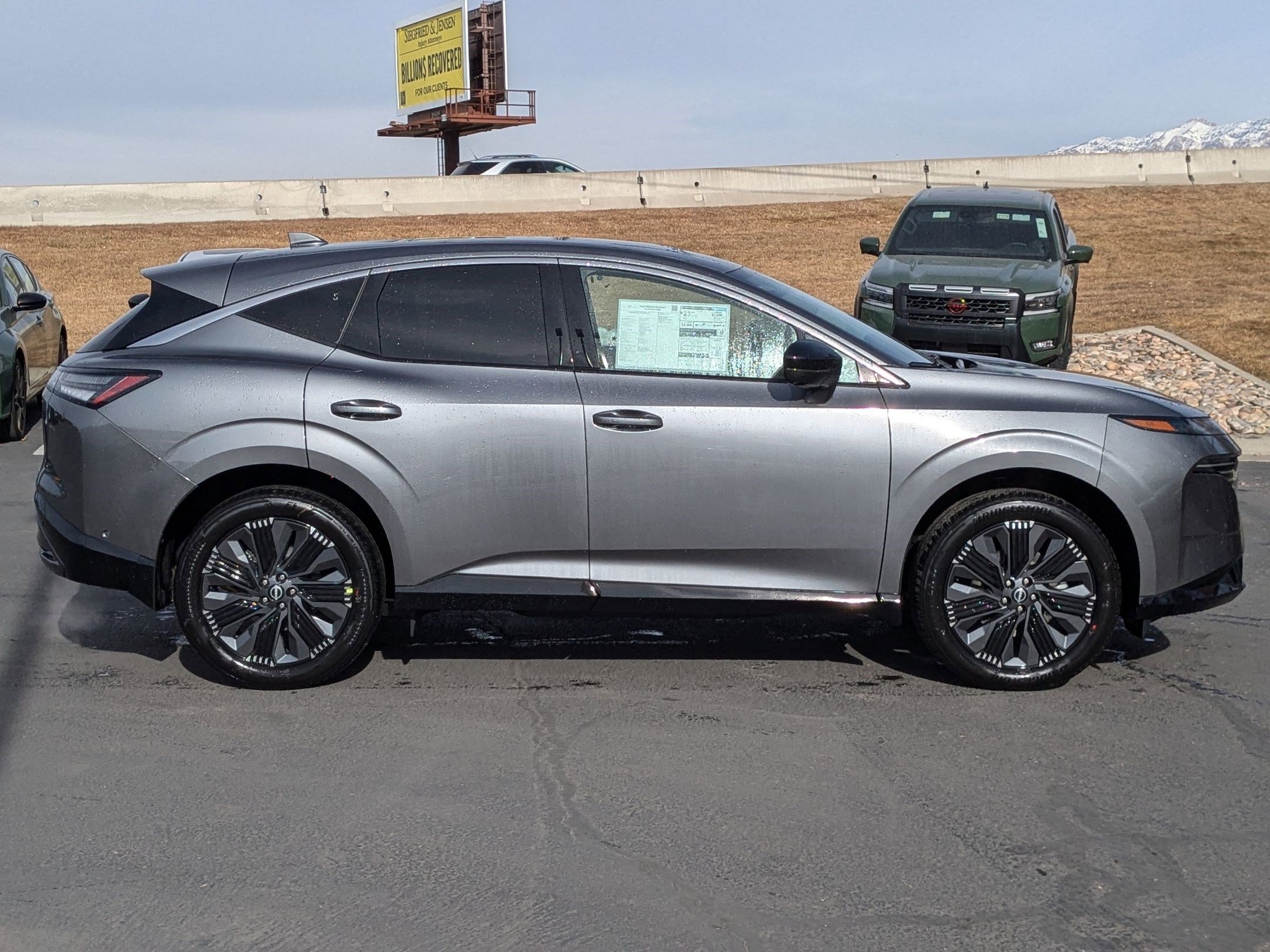 2025 Nissan Murano Platinum photo 2