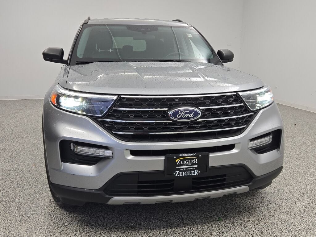2023 Ford Explorer XLT photo 3
