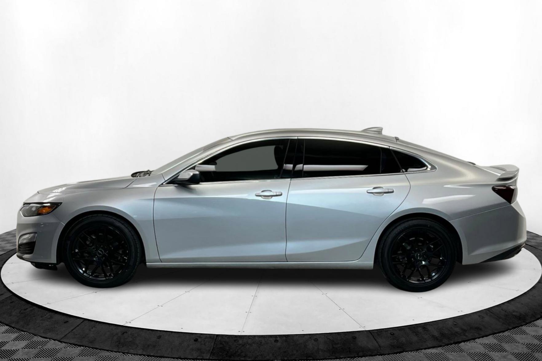 2021 Chevrolet Malibu RS photo 2