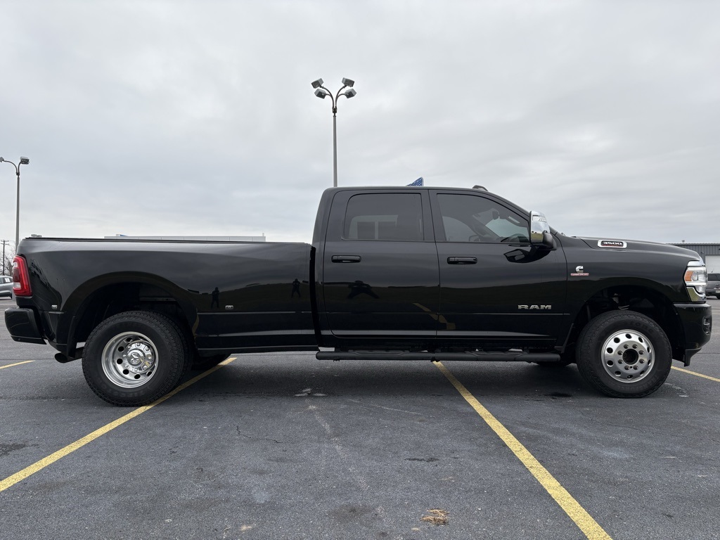 2024 Ram 3500 Laramie photo 4