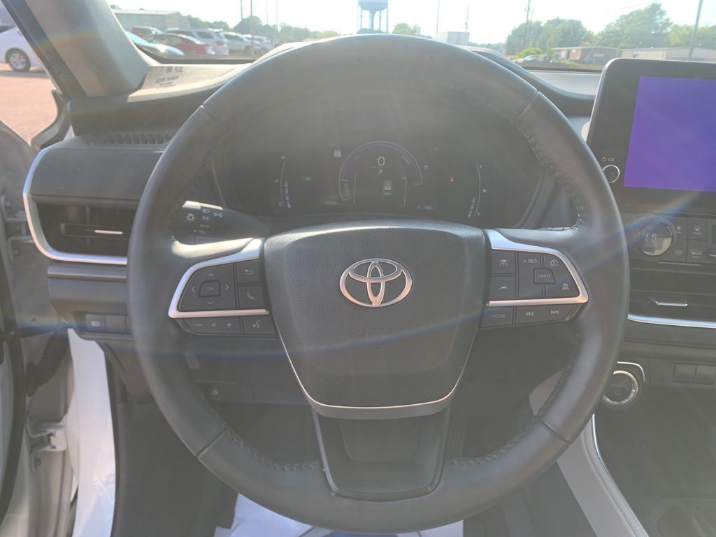 2024 Toyota Highlander Hybrid XLE photo 14