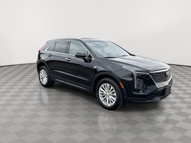 2024 Cadillac XT4 Luxury photo 2