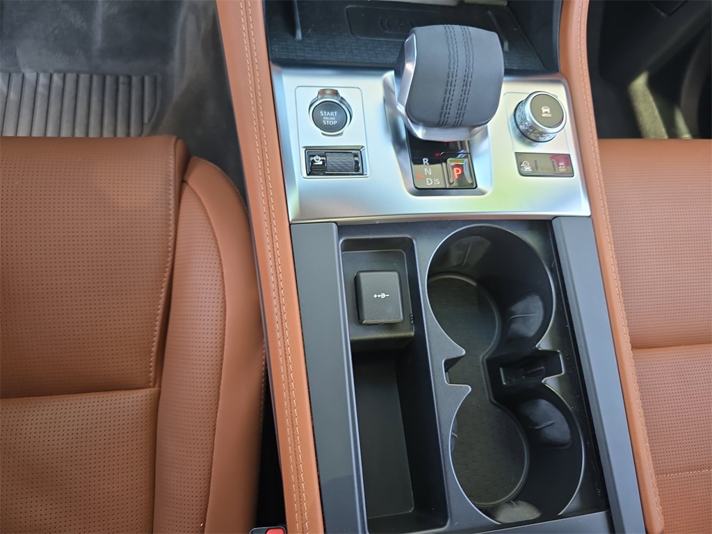 2025 Jaguar F-PACE P400 R-Dynamic S photo 23