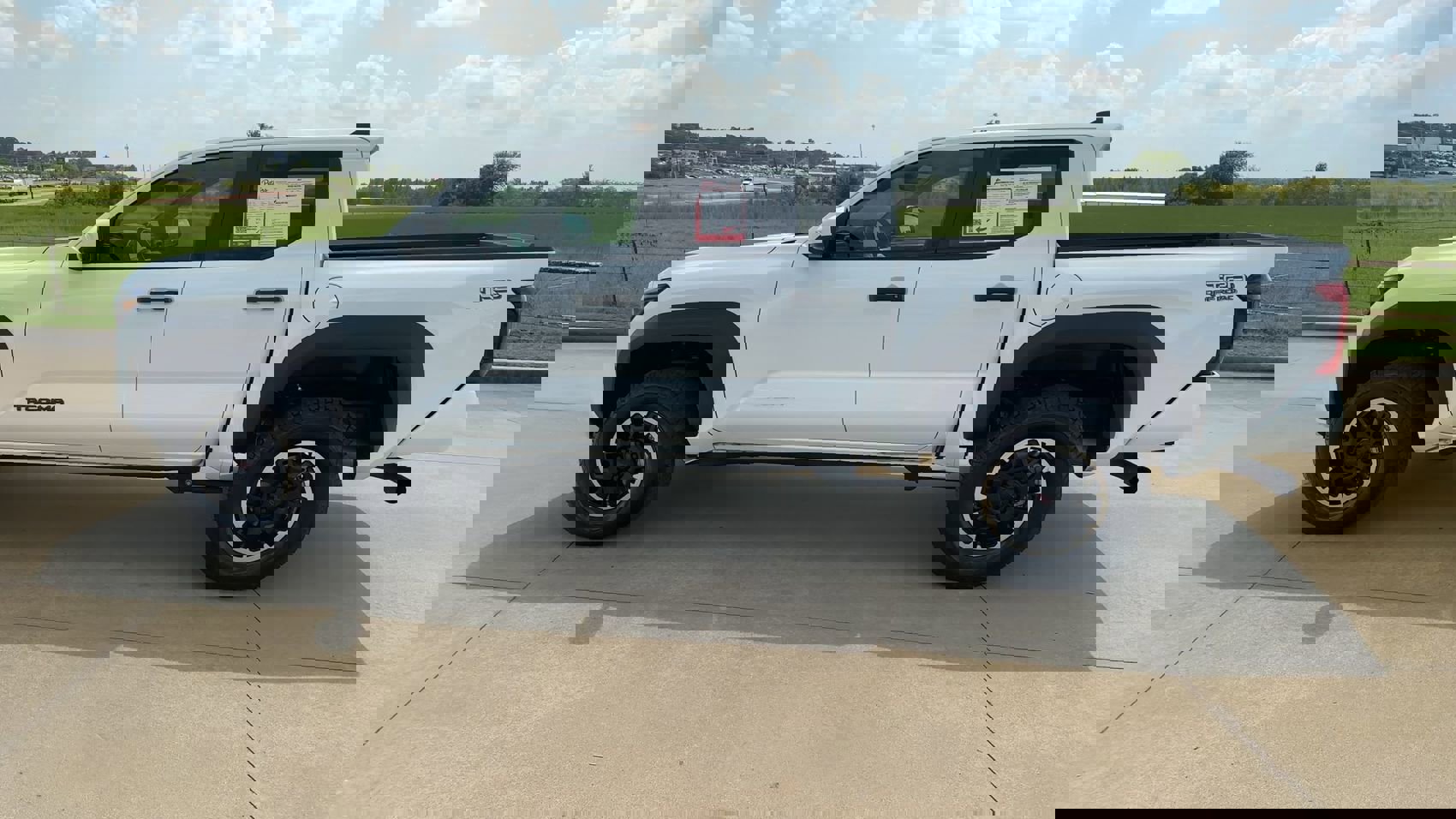 2024 Toyota Tacoma TRD Off-Road 4x4 photo 6