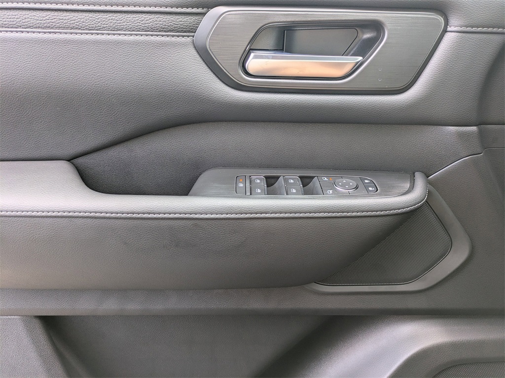 2025 Nissan Armada SV photo 24