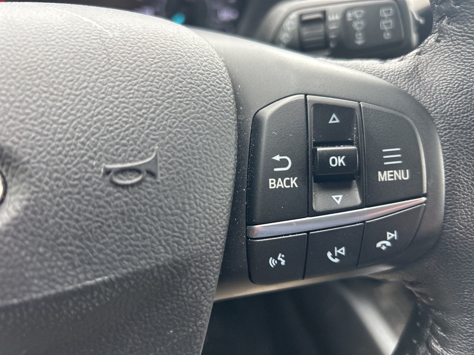 2020 Ford Escape SEL photo 22