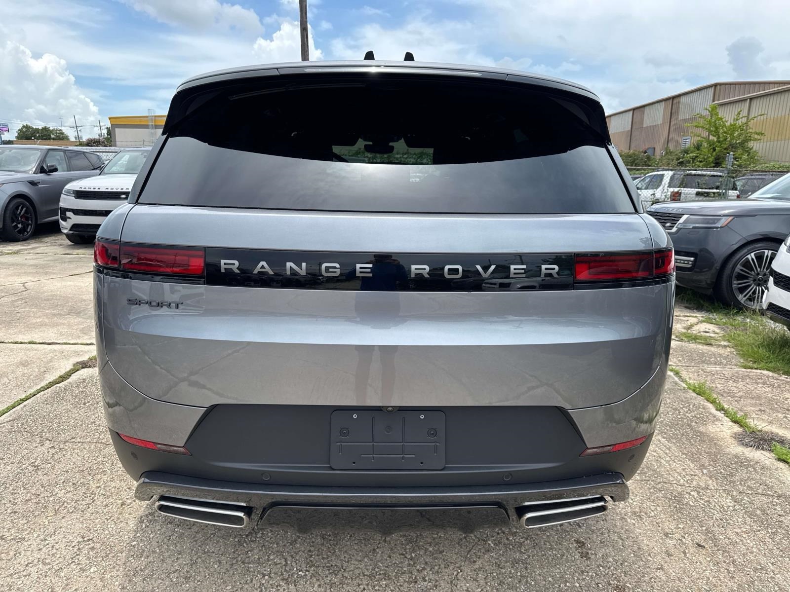 2025 Land Rover Range Rover Sport SE photo 5