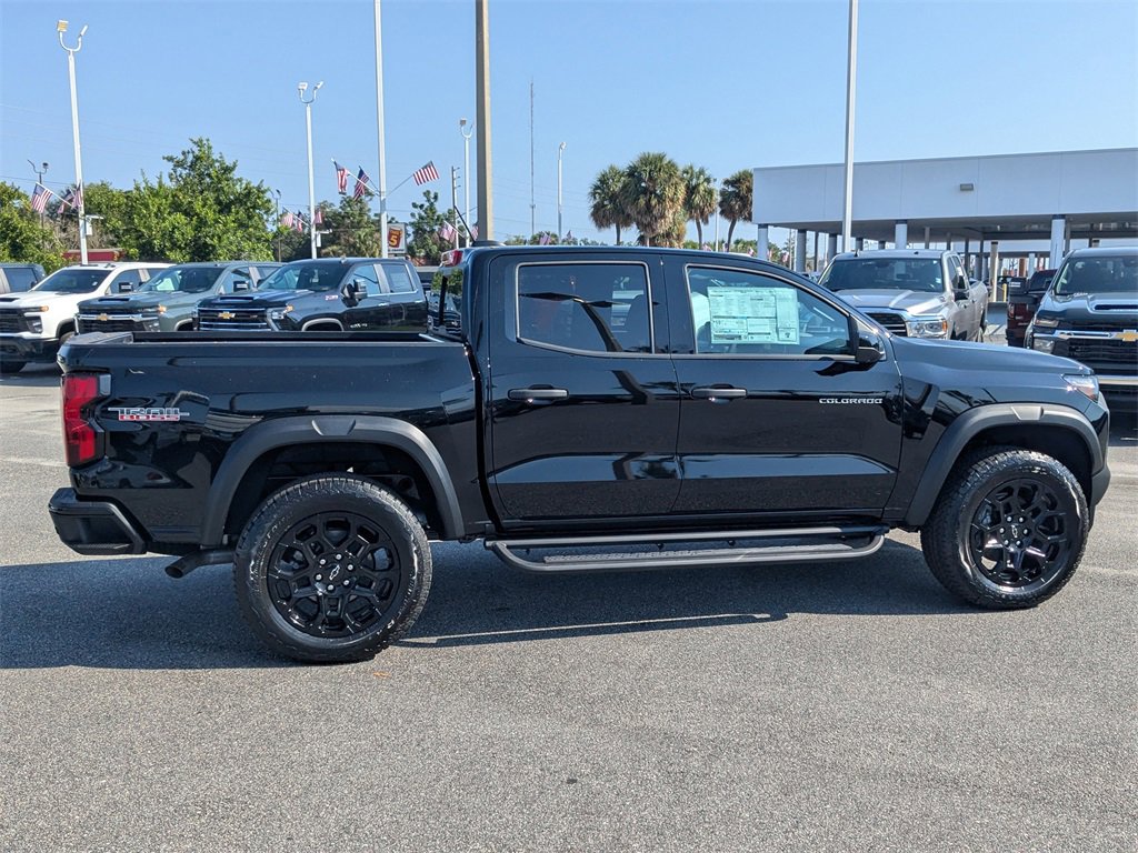 2026 Chevrolet Colorado Trail Boss photo 2