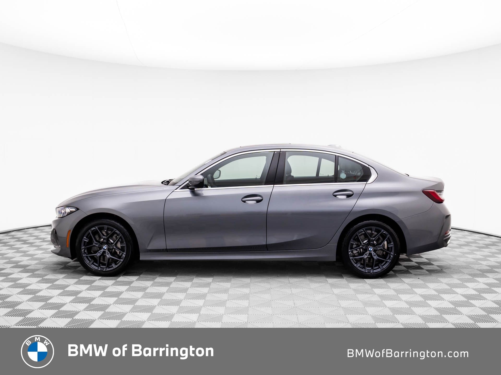 New 2025 Skyscraper Grey Metallic BMW 330i xDrive image 2
