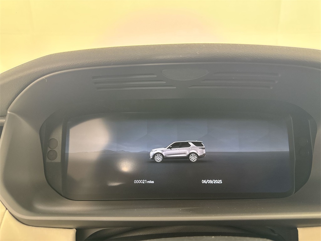 2025 Land Rover Discovery S photo 15