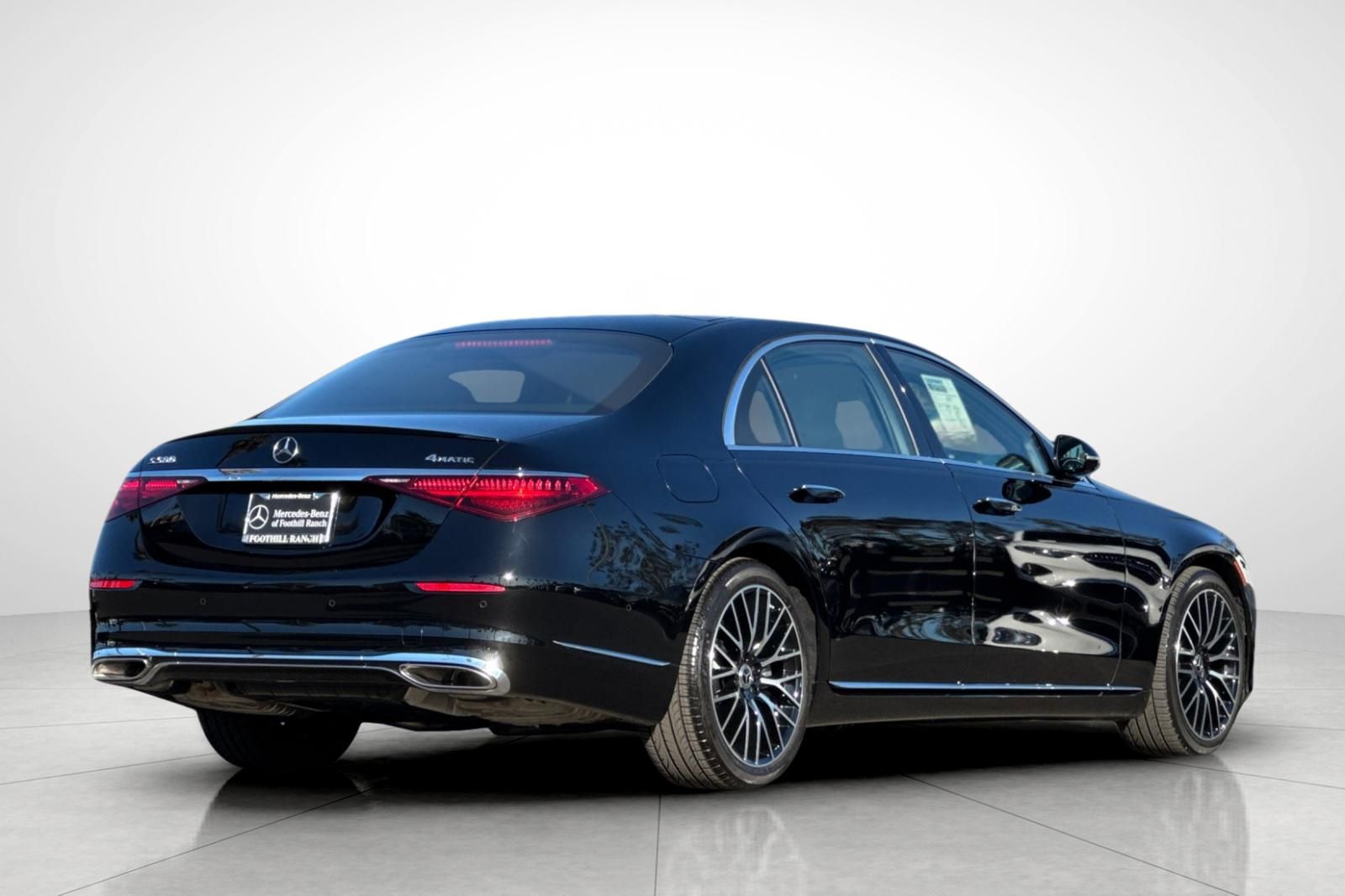 2025 Mercedes Benz S 580 4MATIC photo 3