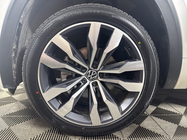 2023 Volkswagen Atlas Cross Sport V6 SEL Premium R-Line photo 9