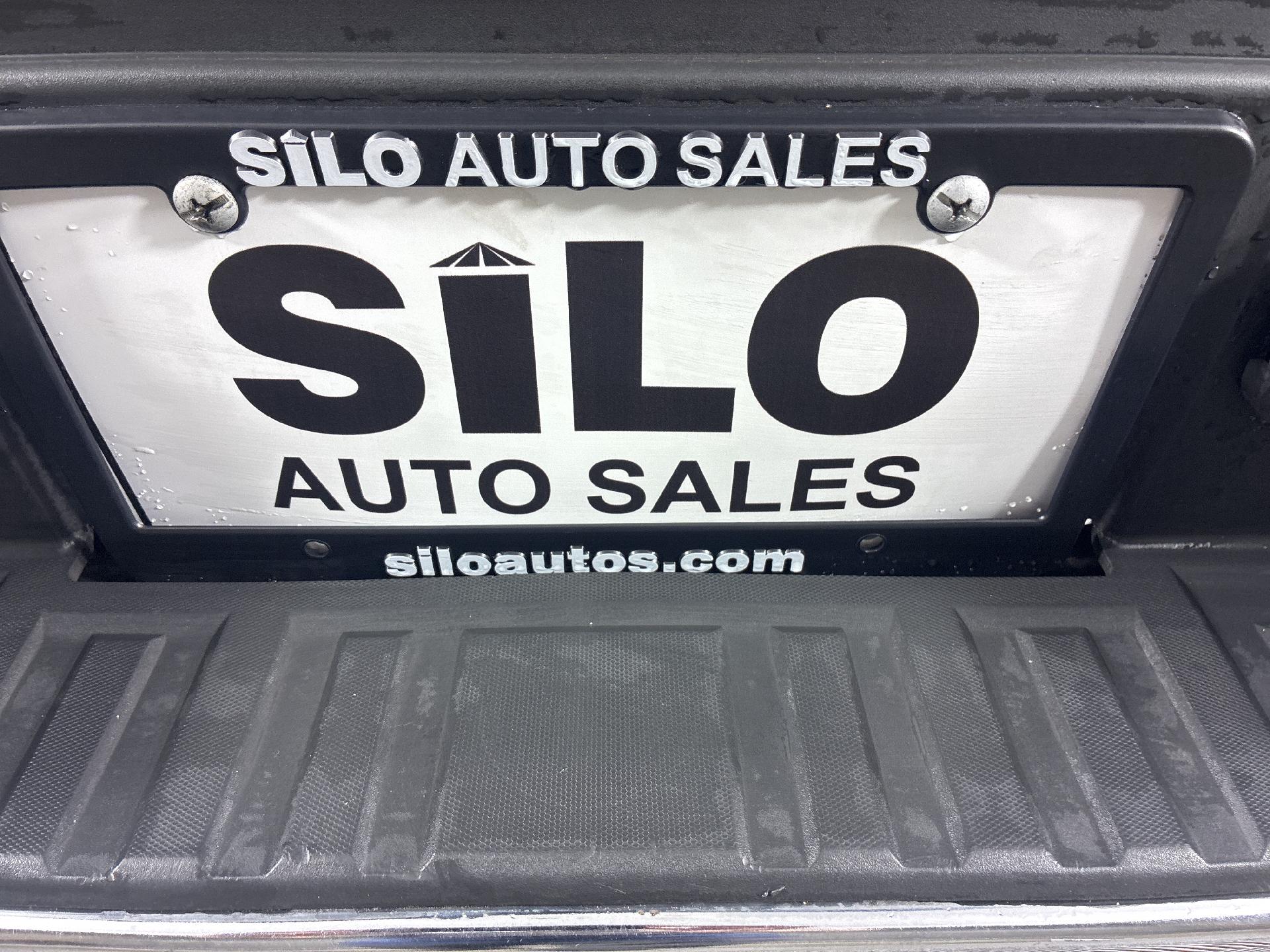 2017 Chevrolet Silverado 1500 LT photo 5