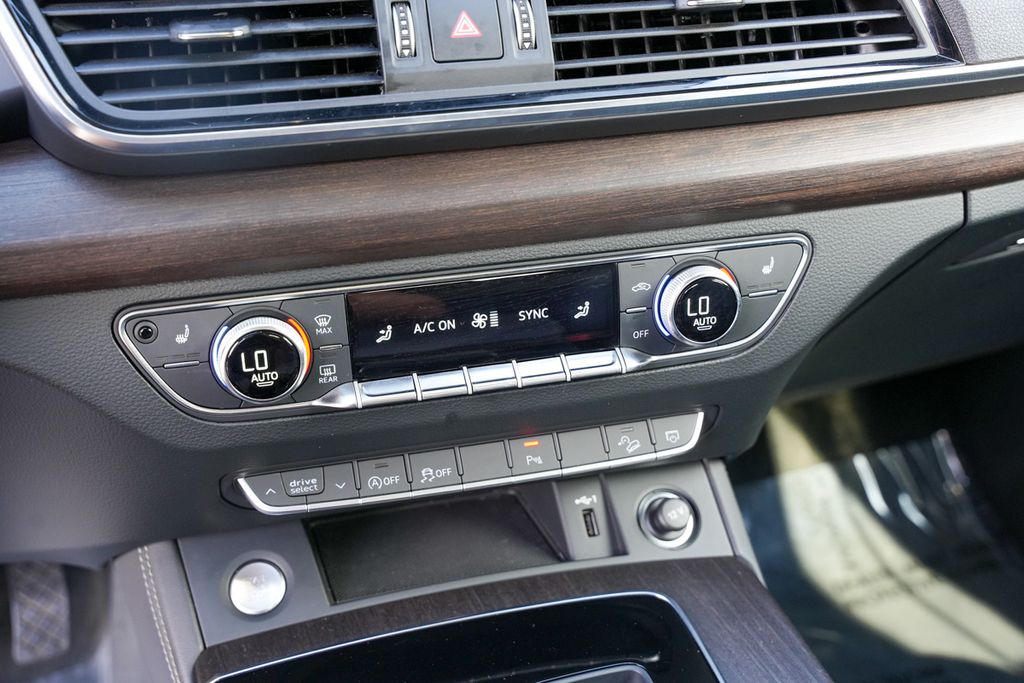 2022 Audi Q5 40 Premium Plus photo 20