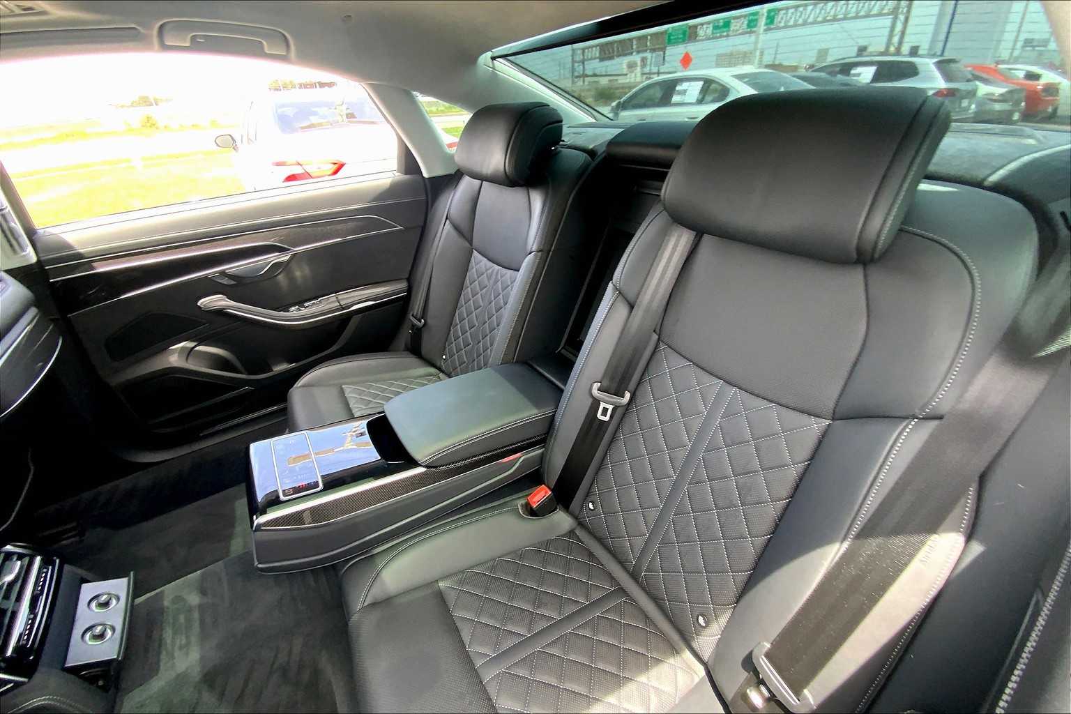 2022 Audi S8 4.0T Quattro photo 17