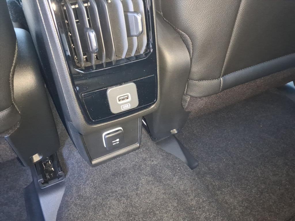 2026 Jeep Compass Latitude photo 4