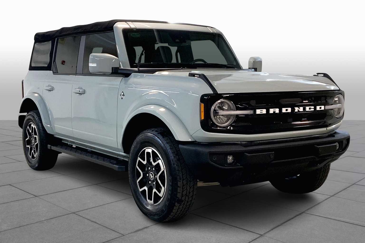 Used 2022 Ford Bronco 4-Door Outer Banks with VIN 1FMEE5DP5NLA85110 for sale in Kansas City