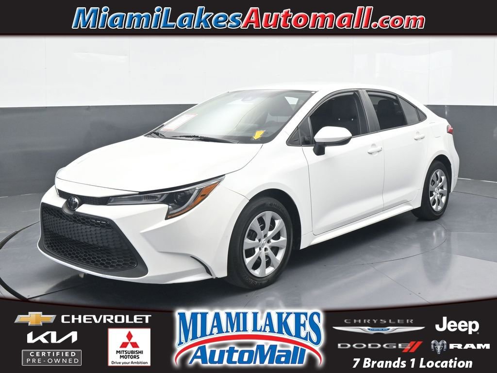 2022 Toyota Corolla LE's photo