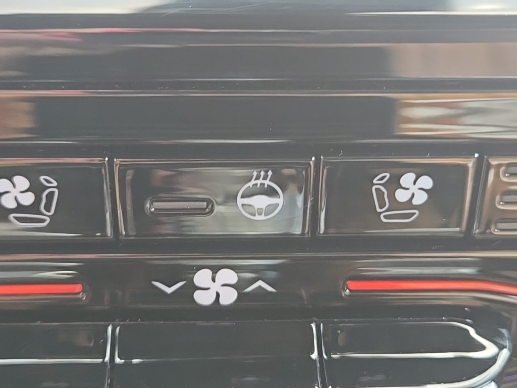 2024 Jeep Grand Cherokee Summit photo 22