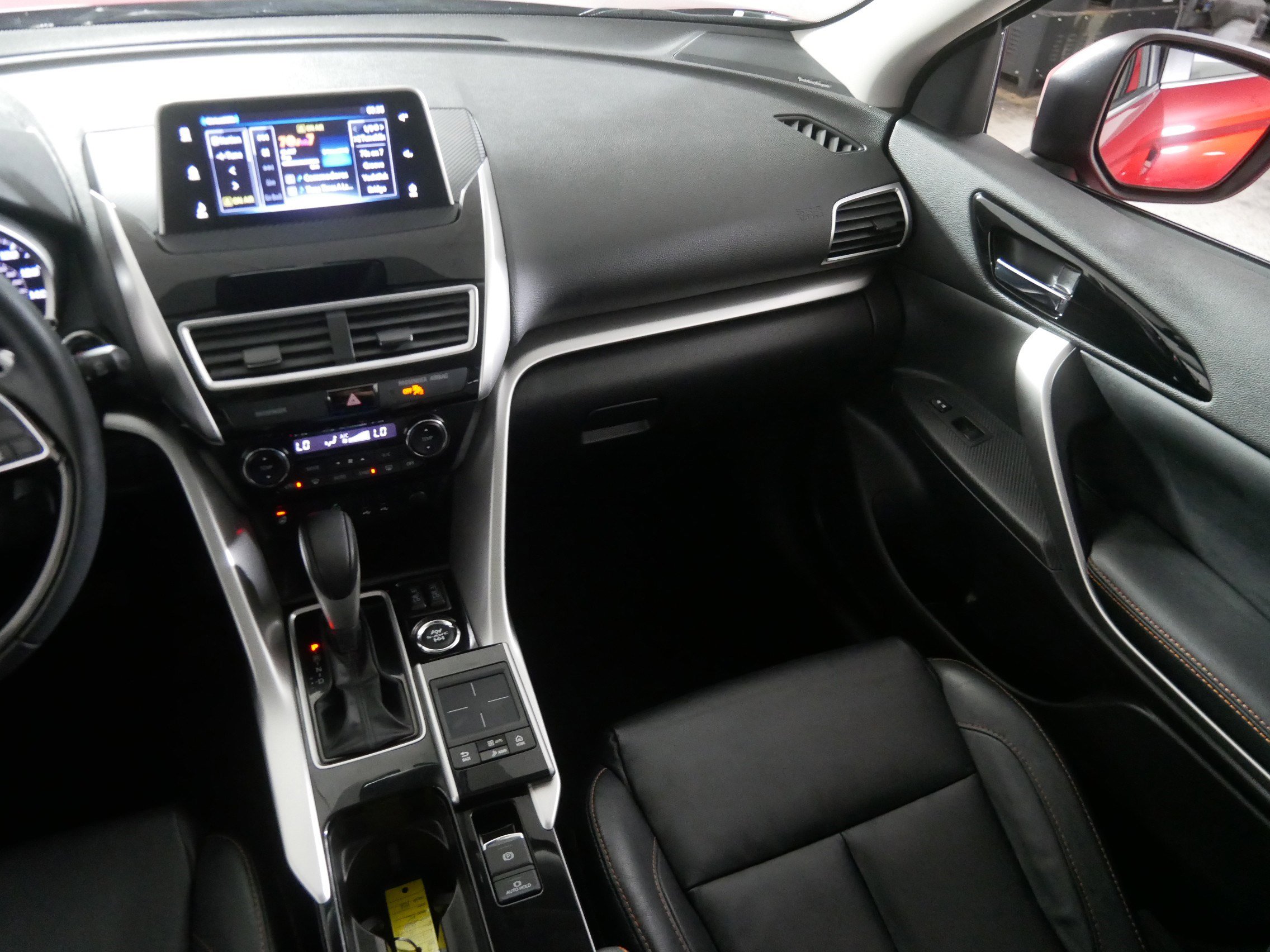2018 Mitsubishi Eclipse Cross SEL photo 11
