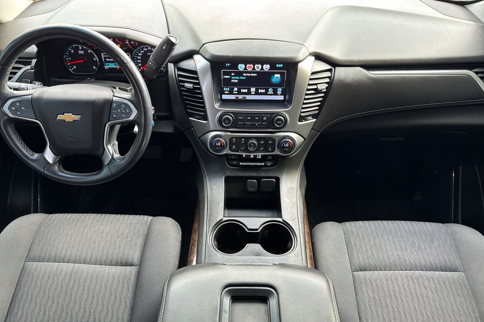 2019 Chevrolet Tahoe LS photo 3