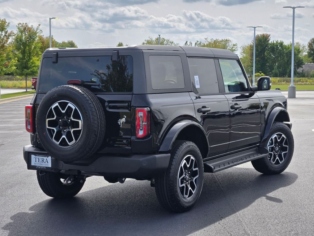 2025 Ford Bronco Outer Banks photo 8