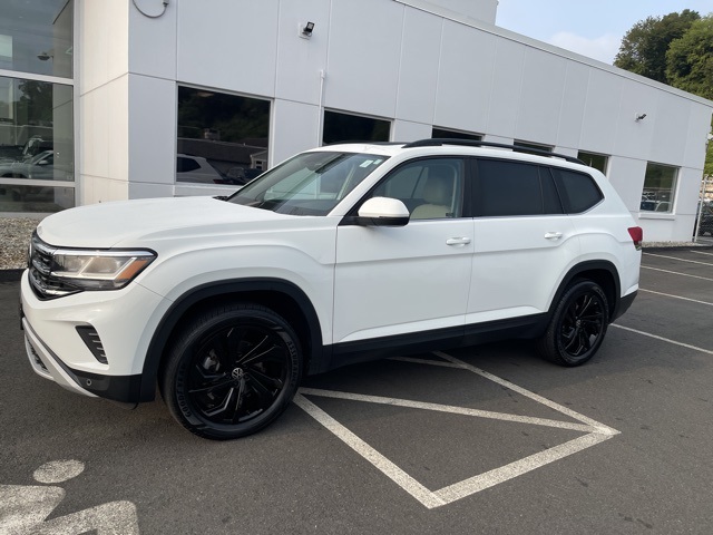 2022 Volkswagen Atlas SE Technology photo 2