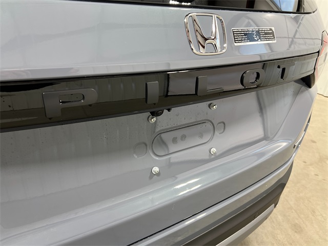 2025 Honda Pilot Touring photo 4
