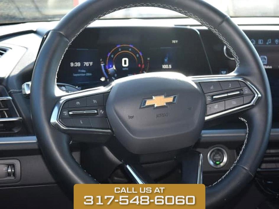 2025 Chevrolet Traverse photo 8