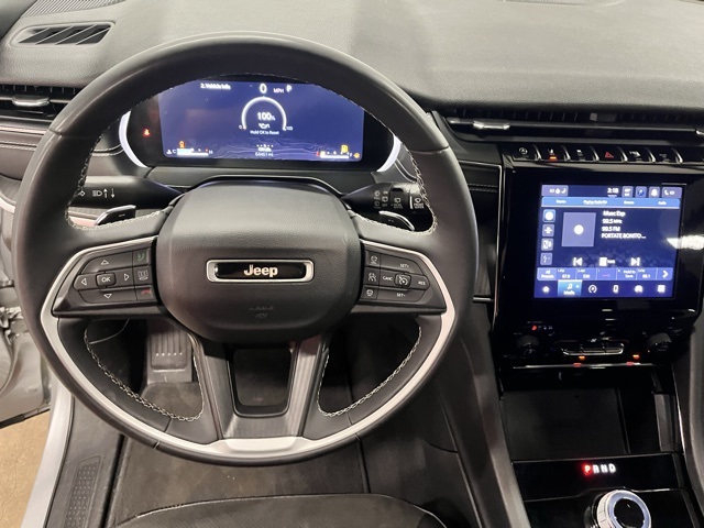 2023 Jeep Grand Cherokee Altitude photo 13