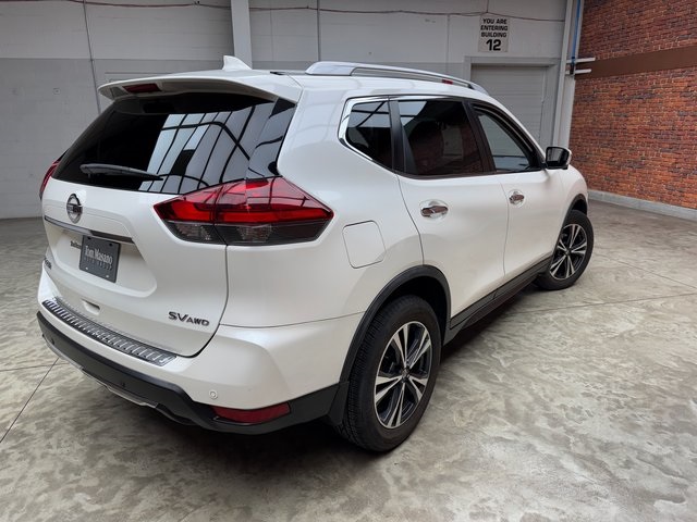 2019 Nissan Rogue SV photo 4