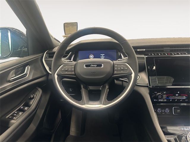 2025 Jeep Grand Cherokee Altitude photo 9