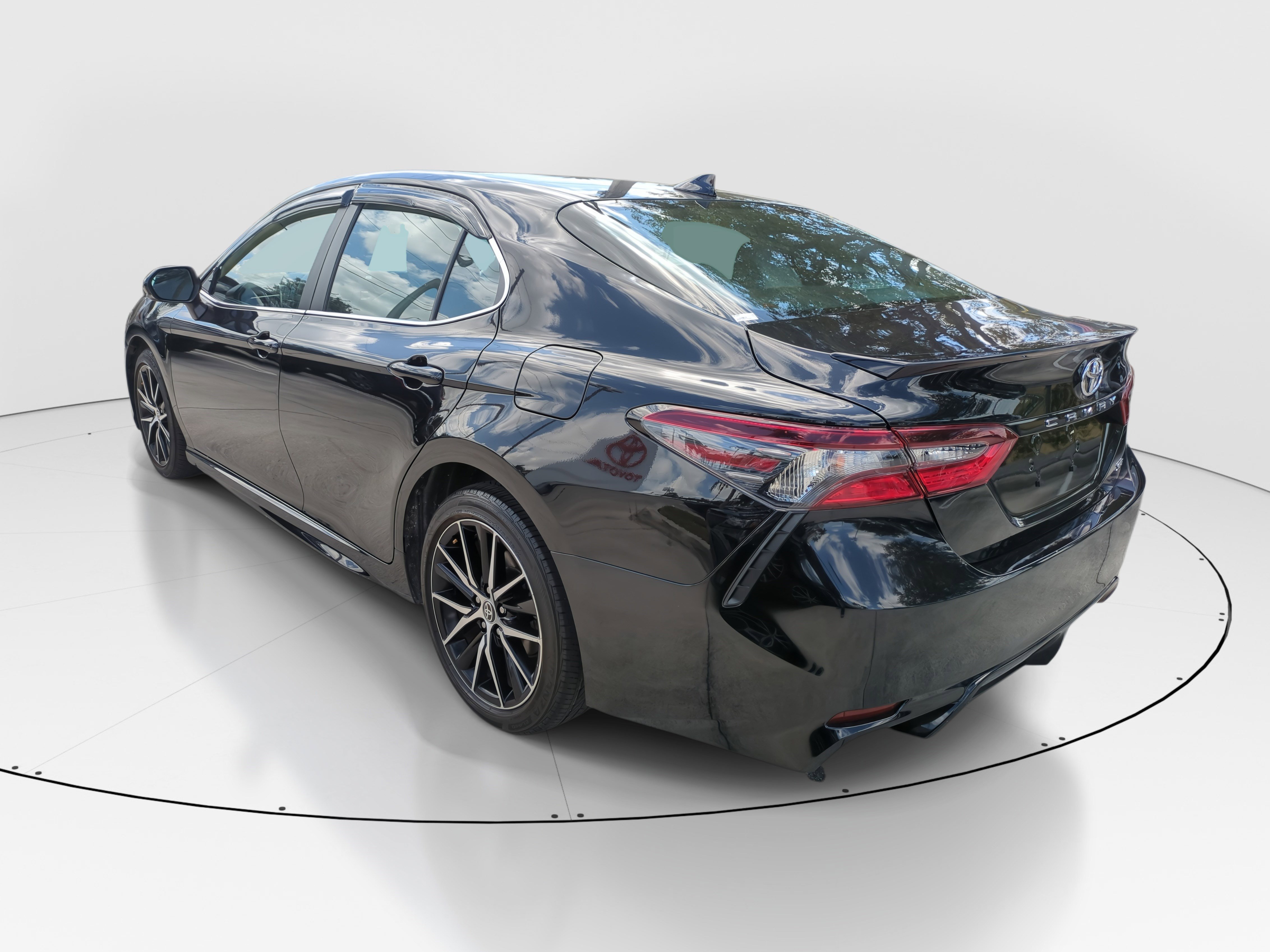 2024 Toyota Camry SE photo 5