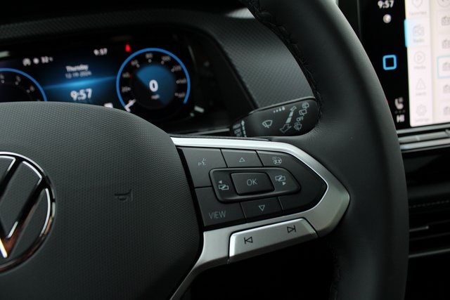 2025 Volkswagen Atlas Cross Sport SEL R-Line photo 14