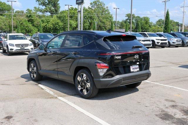 New 2025 Black Hyundai SEL Convenience FWD image 3