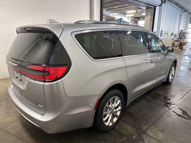 2021 Chrysler Pacifica Touring L photo 4