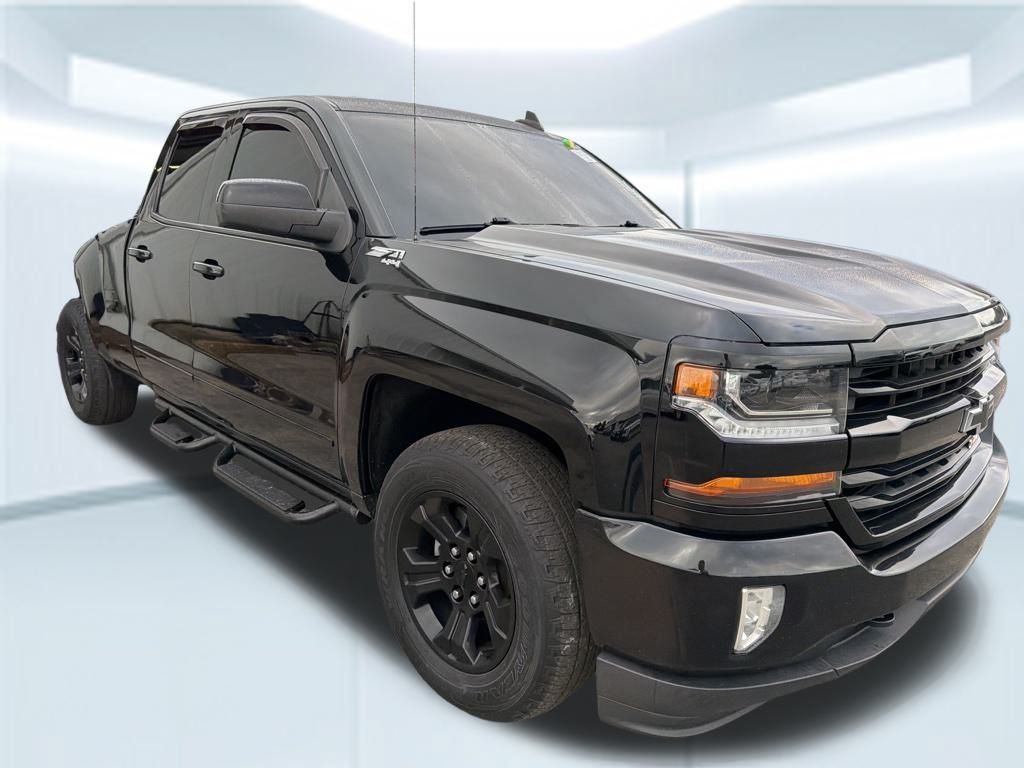 2018 Chevrolet Silverado 1500 LT photo 4
