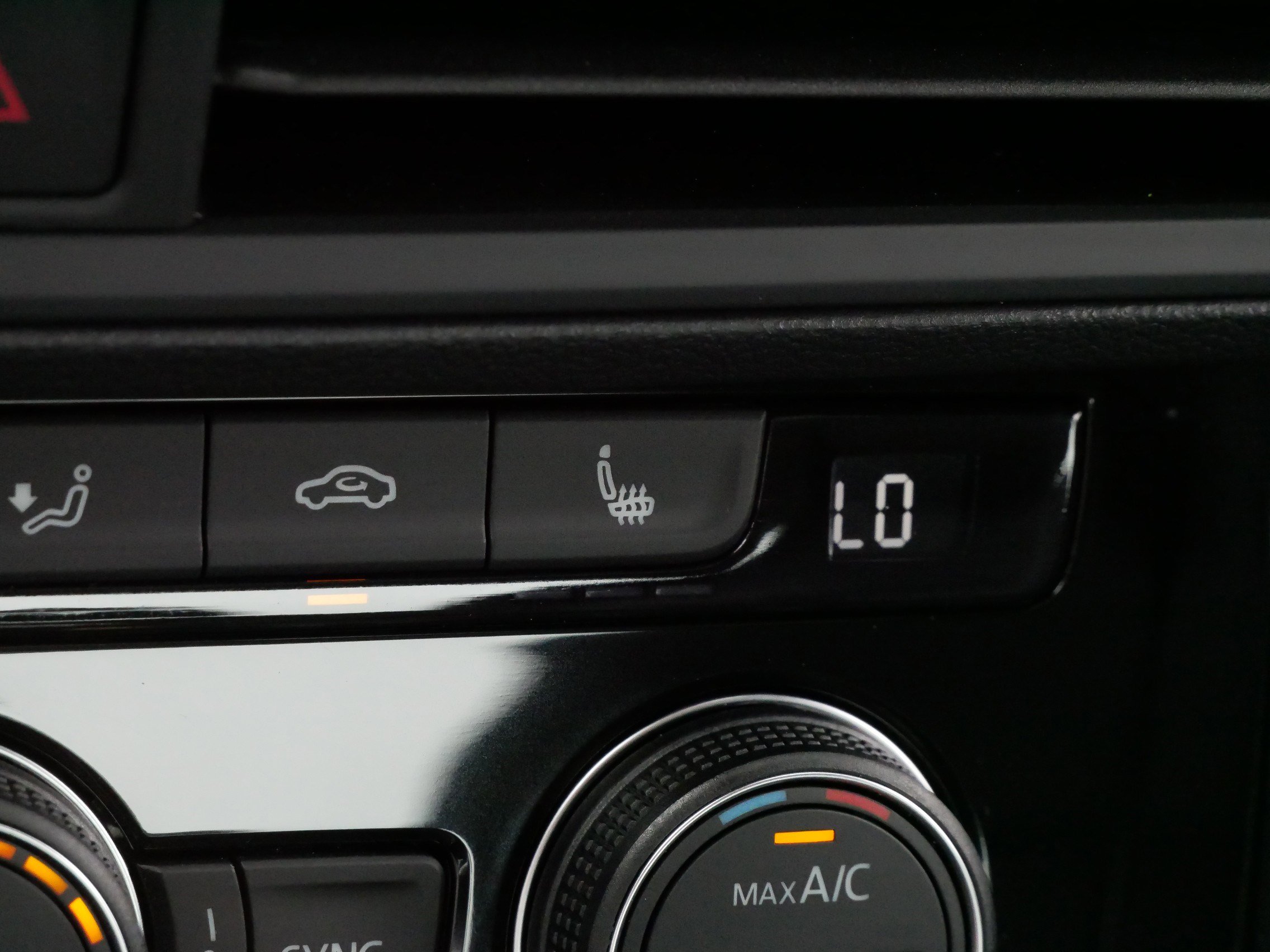 2024 Volkswagen Jetta SE photo 25