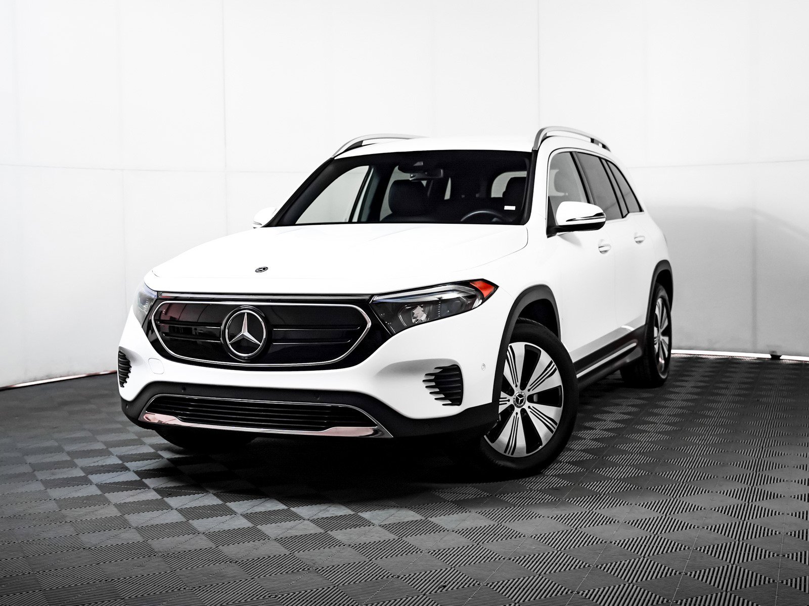 2023 Mercedes-Benz EQB Base's photo