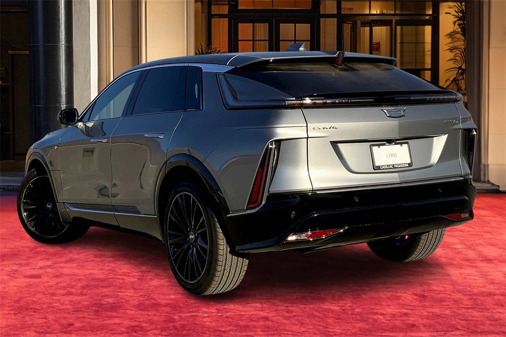 2025 Cadillac Lyriq Luxury photo 4