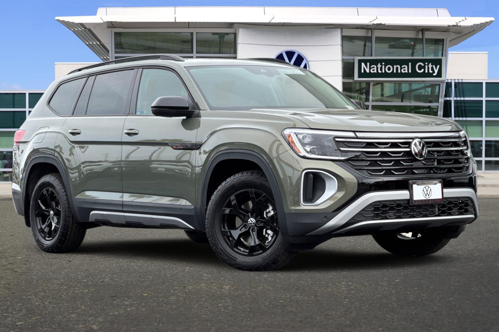 2025 Volkswagen Atlas Peak Edition SE photo 2
