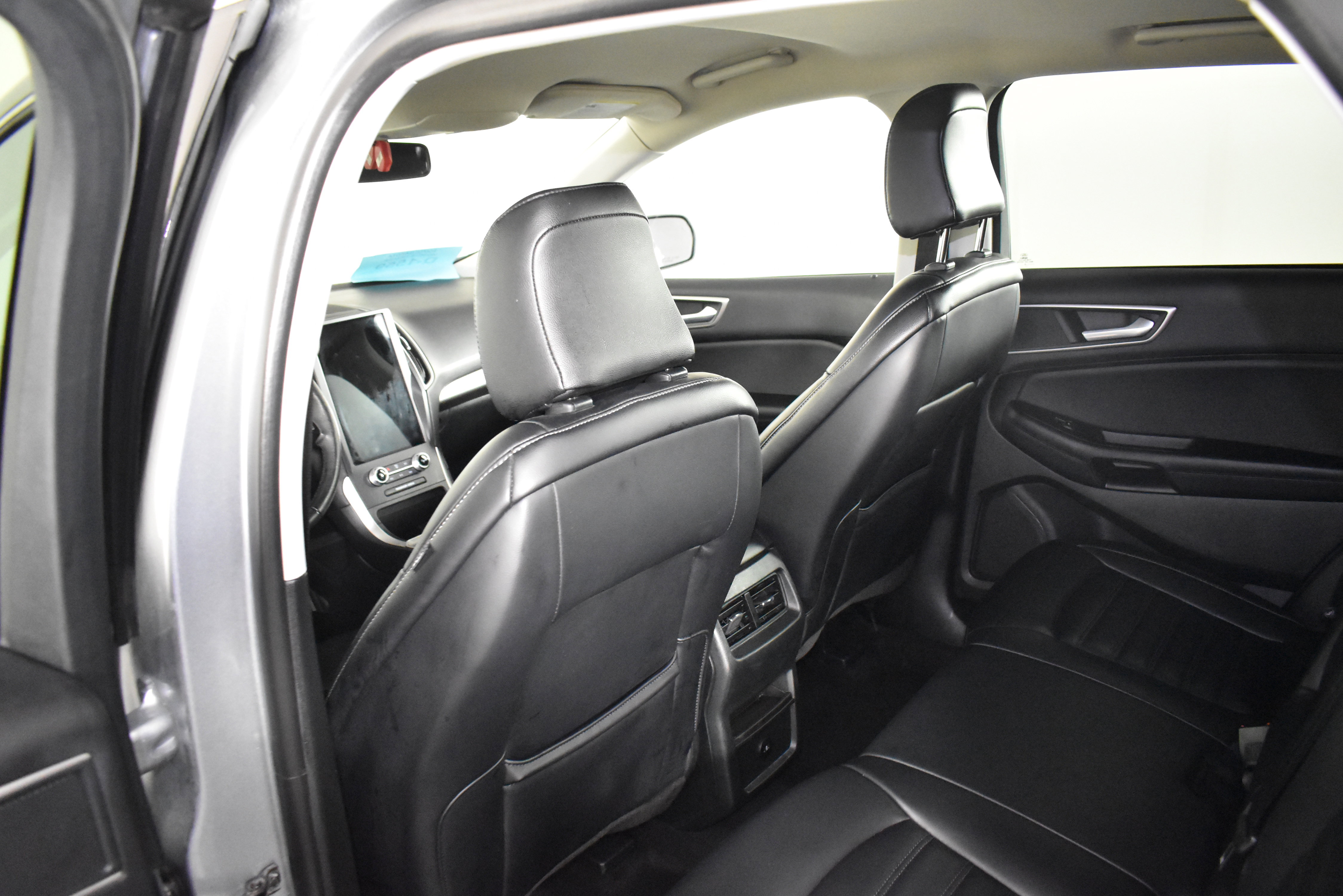 2024 Ford Edge SEL photo 4